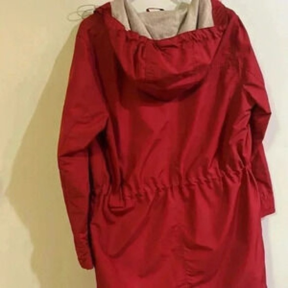 Red Women's Hooded Anorak Jacket - Picture 10 of 10